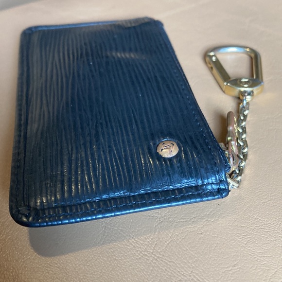 Louis Vuitton Zip Card Key Case, Black Epi Leather, Preowned , CA0063 - Picture 10 of 15